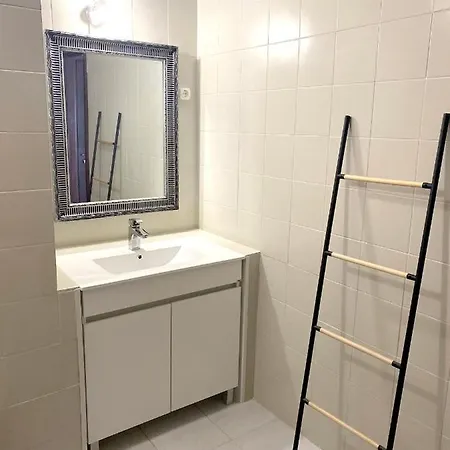 Apartamento One Bedroom At 400 M Away From The With Balcony And Wifi *