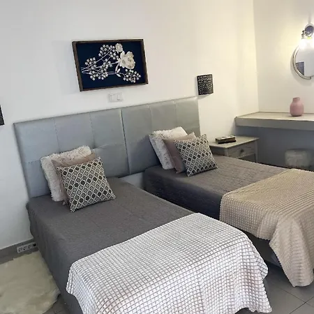 One Bedroom At 400 M Away From The With Balcony And Wifi * بورتيماو