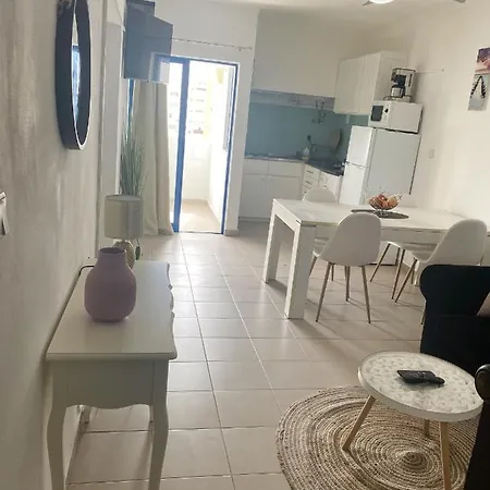 شقة One Bedroom At 400 M Away From The With Balcony And Wifi