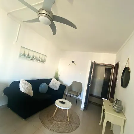 شقة One Bedroom At 400 M Away From The With Balcony And Wifi بورتيماو