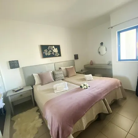 One Bedroom At 400 M Away From The With Balcony And Wifi بورتيماو